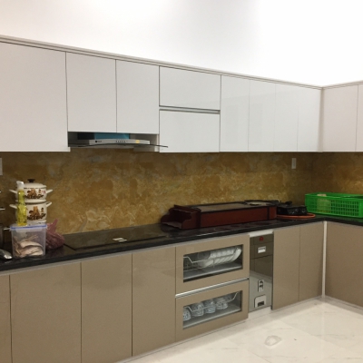 Tủ bếp nhựa  đặc acrylic bóng kính